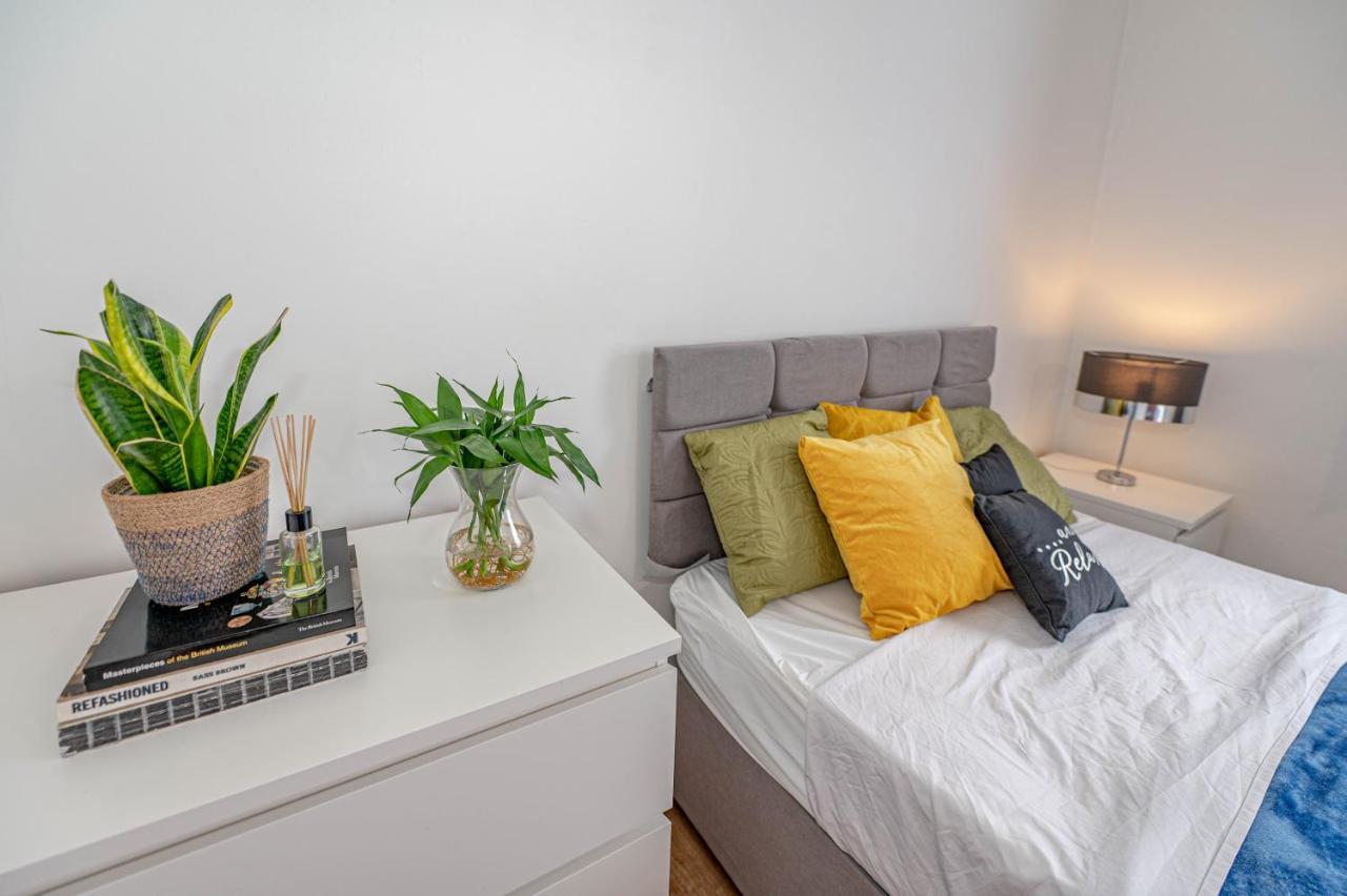 Beautiful 4 Bedrooms House, 7 Walk To Train Station Plumstead  Buitenkant foto
