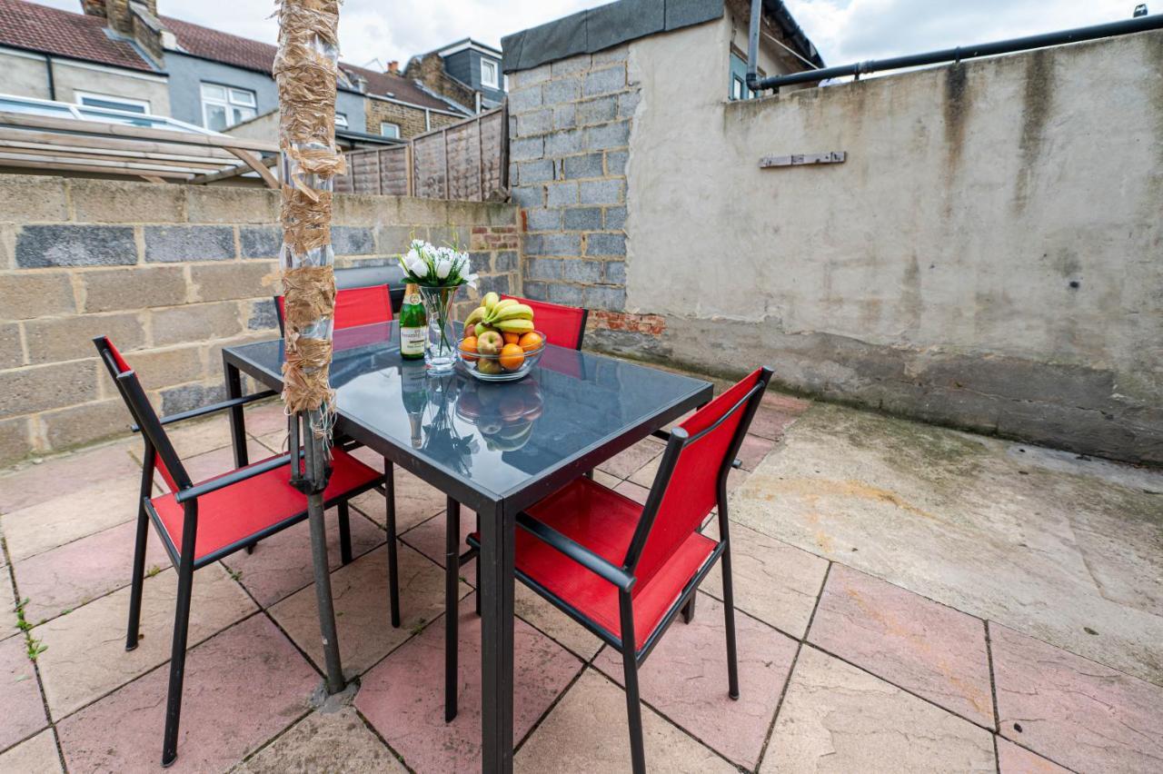 Beautiful 4 Bedrooms House, 7 Walk To Train Station Plumstead  Buitenkant foto